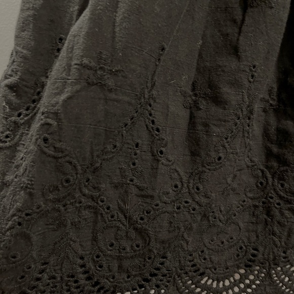 Cupio ELNC BEAUTIFUL BLACK BLOUSE WITH FANTASTIC EMBROIDERY THROUGHOUT! - Picture 2 of 5